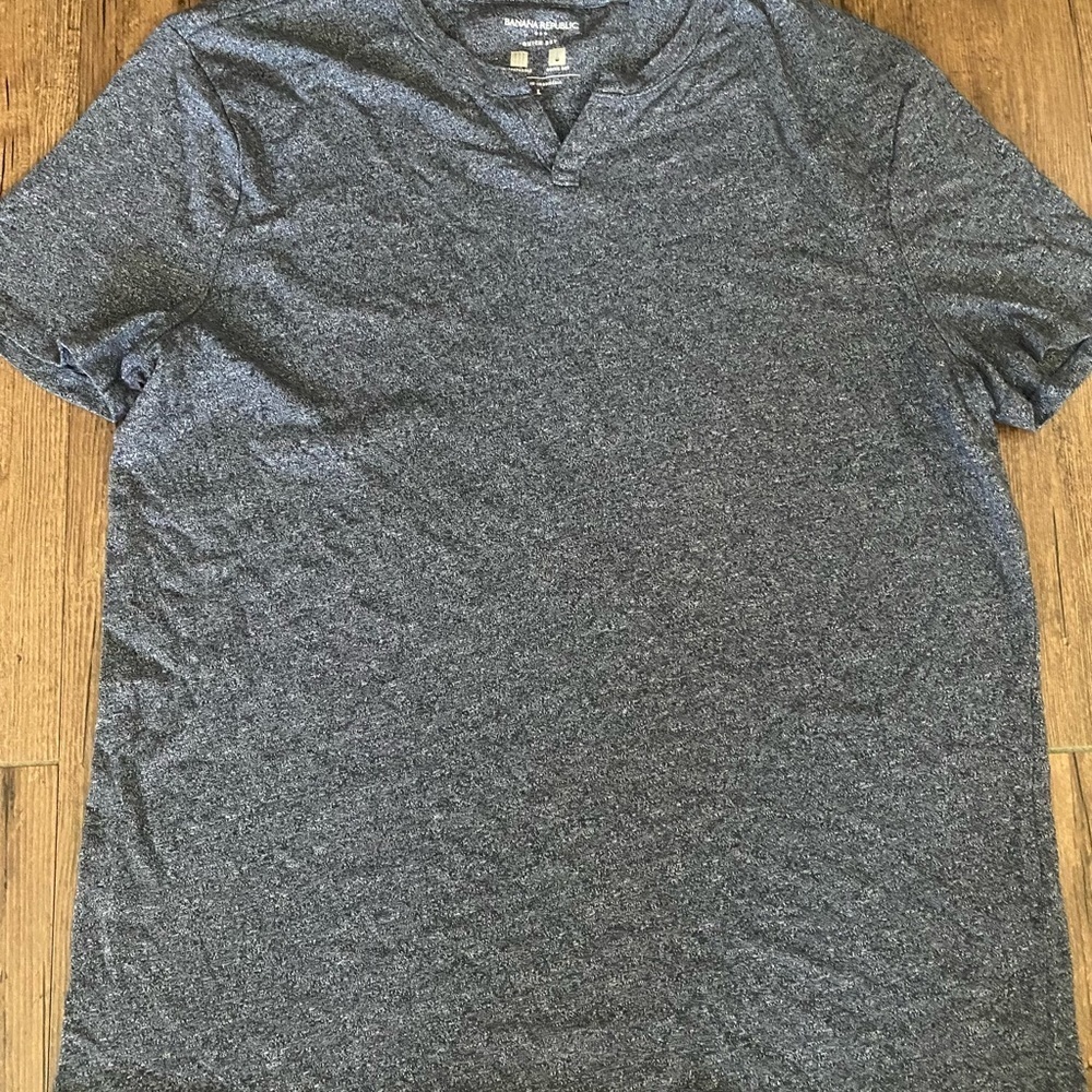 Banana Republic Charcoal Short Sleeve Tee - Picture 2 of 4